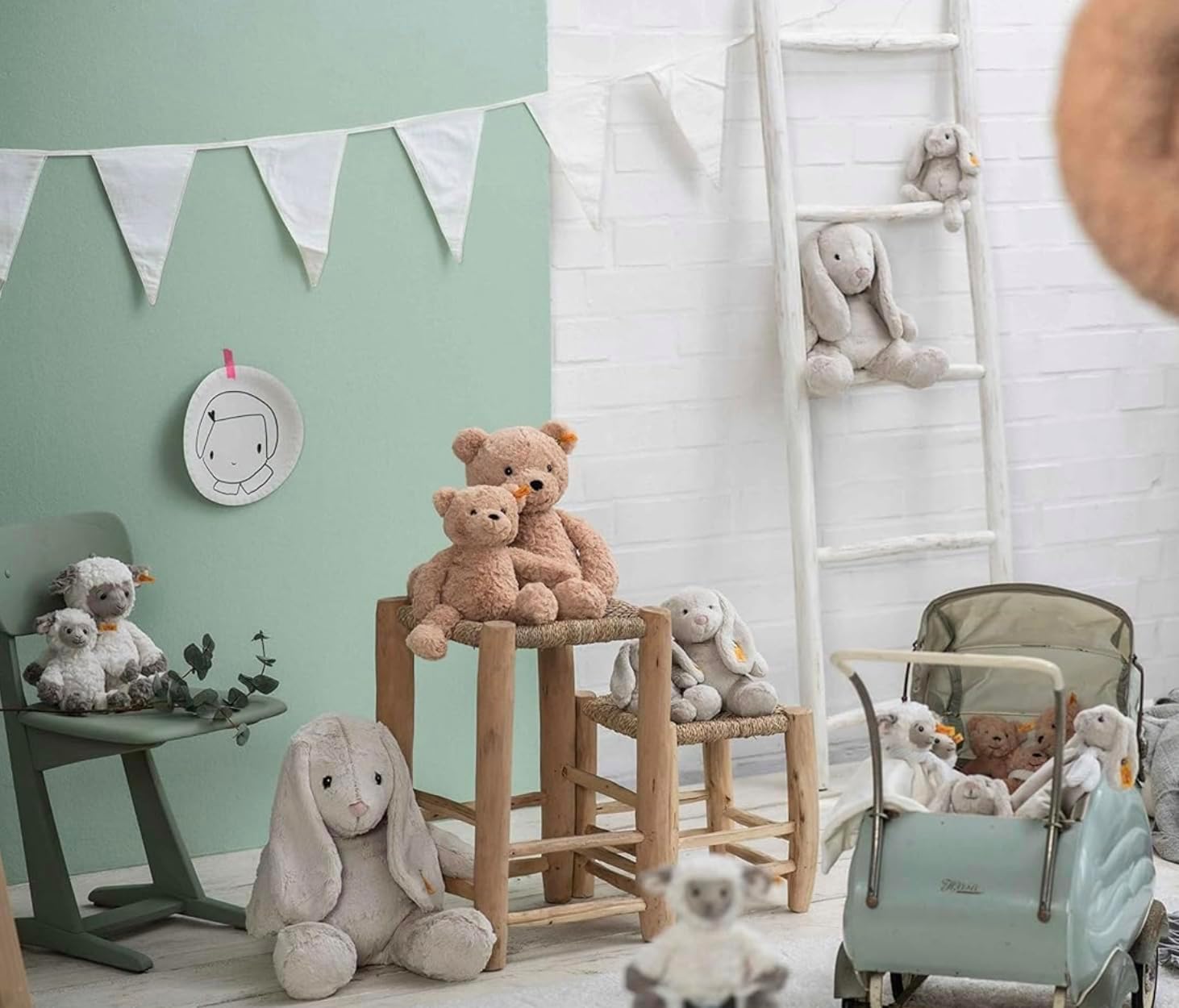 Steiff Kuscheltier Jimmy Teddybär, Süßes Stofftier mit Kunststoffaugen, Kinder, Jungen & Mädchen, Friends, Plüschtier 30 cm, Hellbraun, 113505